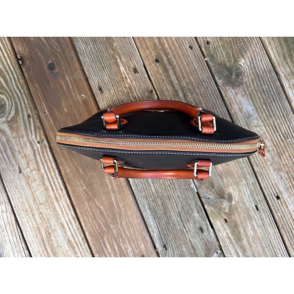 Dooney & Bourke Black British Tan Zip Pebble Grain Leather Dome Handbag - Picture 3 of 11